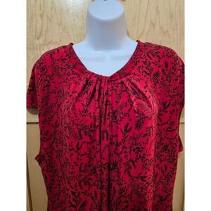 Red & Black Leaf Pattern Womens Blouse With Pleated Front Design & Cap Sleeves